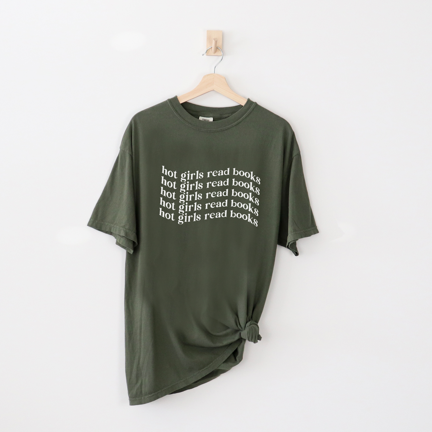 Hot Girls Read Books Tee