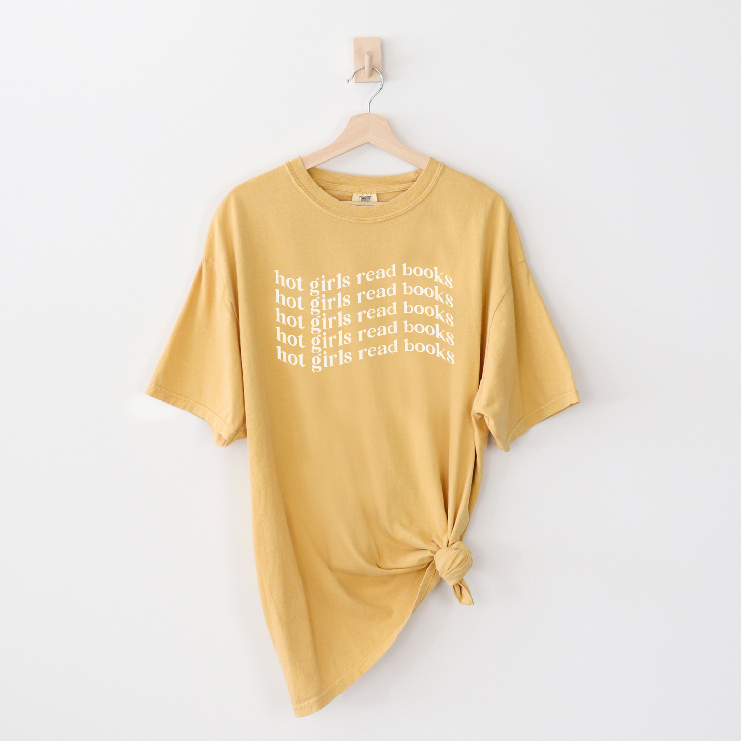 Hot Girls Read Books Tee